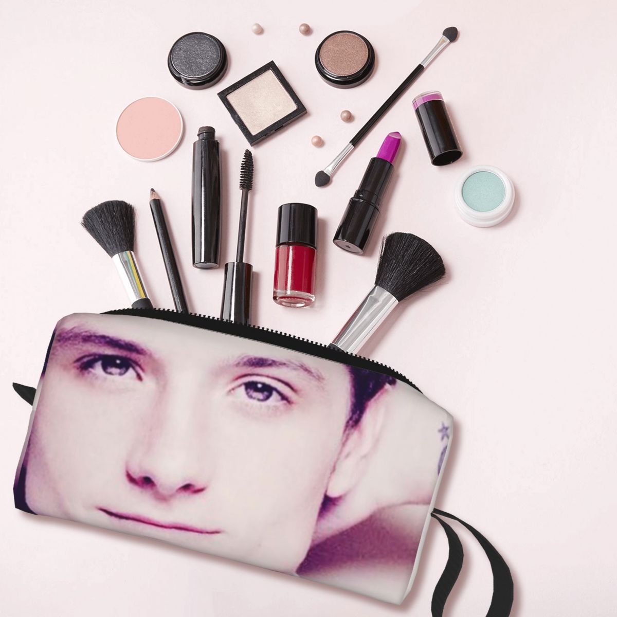 Josh Hutcherson Whistle Meme S - Beauty Makeup Songs recensie en prijs
